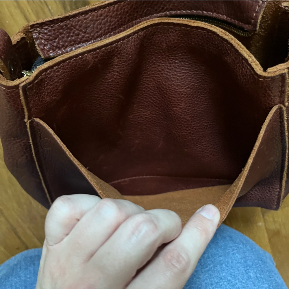 Portland Leather Triangle Bag - Picture 5 of 10
